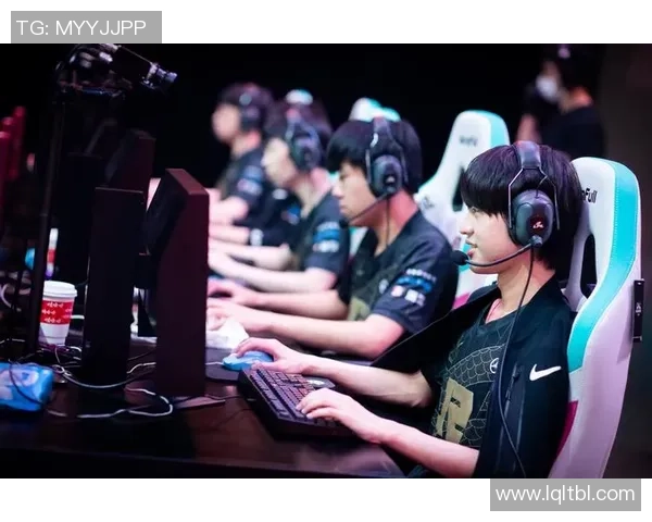 王者荣耀专题分析RNG战队在比赛中的耐力表现与战略调整