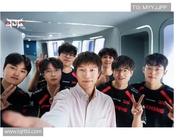 赛后复盘：分析WE与JDG在比赛中的团队配合与战术执行